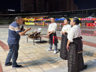 裕孝家庭博物馆与藏族文化     交流，共谱民族文化新篇