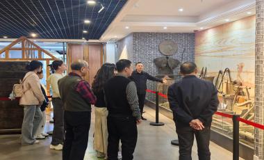 家藏映国脉 侨心连乡情