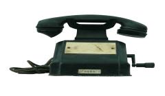 老式手摇电话机