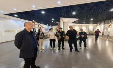 兴山市民走进裕孝家庭博物馆 共沐家风文化浸润